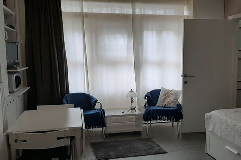 Beste gasten, in dit mooie en comfortabele vakantieappartement met kleine tuin en terras voel je je helemaal thuis!