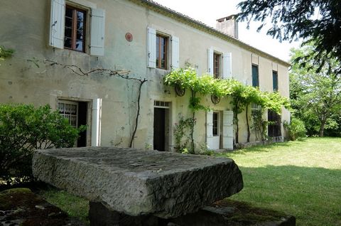 MAISON DE VILLAGE AU CHARME INDENIABLE