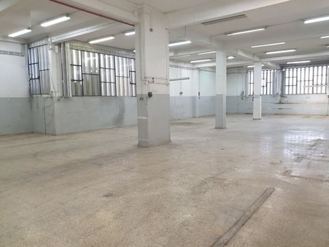 Located in Prior Velho. Warehouse under lease to Sonae's supermarket chain, until 2032, for the monthly amount of €1,950 Safe investment with a rate of return above the market average. Direct contact, luissacadura@casas-de-prata. en; 915769435; (CP-A...