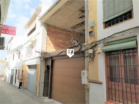 This House is located in the center of the famous town of Iznajar, in the province of Cordoba, in Andalusia. In Iznajar you can find all kinds of establishments you may need, supermarkets, shops, bars, restaurants, doctors, public transport and a wid...