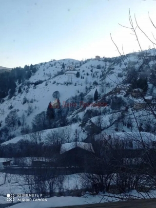 Price: €33.500,00 District: Chepelare Category: House Area: 136 sq.m. Plot Size: 708 sq.m. Bathrooms: 1 Location: Countryside Lovely two-storey stone house in the village just 5Km from the Ski resort of Chepelare with built-up area - 136 sq.m / yard ...