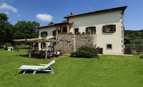 Abbadia San Salvatore (SI): Agritourism farm of 59 hectares planted with vineyards, olive groves, arable land, orchards and woodland. The property is composed of several buildings, including the main one of 500 square metres partly used as a farmhous...