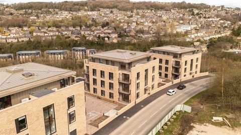 Spa Villas offer the market some of the finest views over Matlock and the surrounding countryside and the Penthouses are really something special and unique. This two-bed penthouse benefits from a wonderful 58ft long terrace overlooking the spectacul...