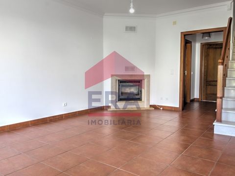 House T2+2 located in Gaeiras, Óbidos. In excellent condition and with good areas. Kitchen with balcony, living room with fireplace with stove, 2 bedrooms and 2 bathrooms. Inhabitable attic with 2 bedrooms with velux windows and a complete bathroom. ...