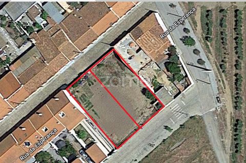 Identificação do imóvel: ZMPT555208 Plot of land located in Faro do Alentejo, with a total area of ​​494m2, and it is allowed to build up to 226m2. The adjacent plot of land belongs to the same owner and is also for sale, with the possibility of acqu...