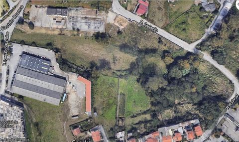 Terreno para venda Situado entre a rua de Camilo Castelo branco, a rua do Cadavão e a rua do Painçal, na freguesia de Vilar do Paraiso, Vila Nova de Gaia. Com uma area de 17310 m2 e com viabilidade para construção industrial ou para equipamentos soci...