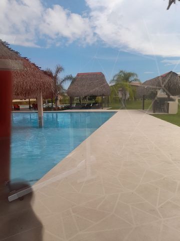 Excellent fully furnished residence Located in the sector of Playa Coronado, within residential with 24hrs security checkpoint Spacious house of 190m2 of construction With 210m2 of land 3 bedroom residence with 3 bathrooms Semi open kitchen, laundry,...