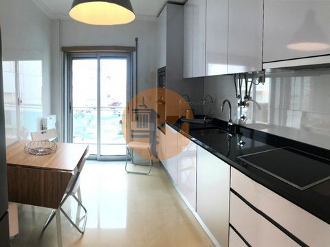 Apartment, inserted in a gated community, with a lot of security, located in MONTE GORDO, 500 meters from the BEACH. This property consists of 1 bedroom, 1 toilet, 1 living room, 1 fully equipped kitchen. Very beautiful in a matter of decoration, wit...
