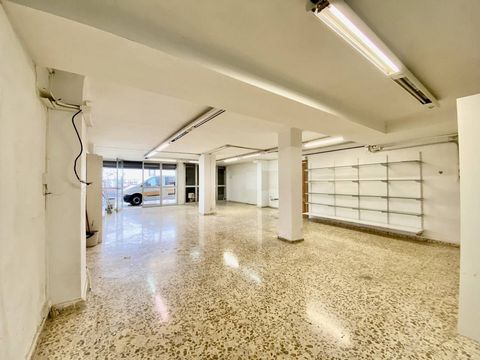 In the exclusive and residential area of Bonanova we offer for sale this unique business opportunity. The premises, a diaphanous ground floor with bathroom, with approximately 7 meters of showcase / façade, offers numerous business opportunities to m...