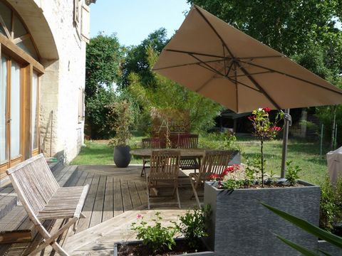 SALE HOUSE 7 ROOMS MARSILLARGUES Unique! In the heart of the village, in a quiet area, beautiful renovated stone house of 224m2 on 902m2 of land, large living room of 58m2 with very beautiful volumes, fireplace and exposed stones, equipped kitchen 25...
