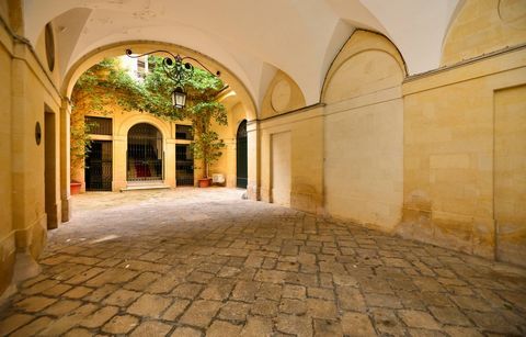 LECCE In the heart of the historic centre, a few steps from Piazza Duomo, we offer for sale an elegant historic building with local architectural features which are typical of the early 1900s. The building has a surface area of over 2000 sqm in total...