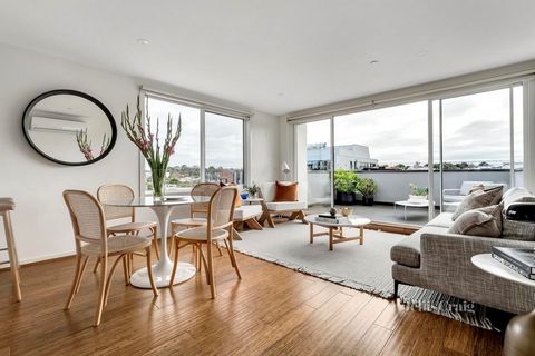 The 2 bedroom penthouse apartment offers an easy-care lifestyle with terrace and views of the city skyline, adjacent to Yarra Bend Park. Light-based, open-plan living room with wooden floors and sliding doors leading onto the terrace. The kitchen has...