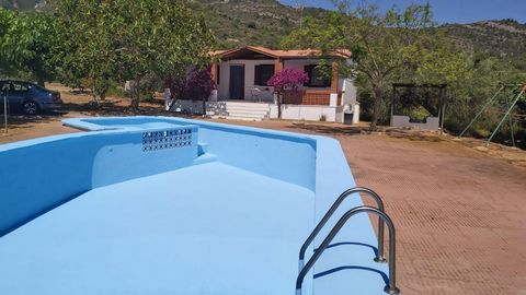 Rustic finca for sale in Sant Carles de la Rapita. The plot has an area of 27,889 m2 with a house of 70m2 built and an agricultural warehouse of 77m2. The house is distributed on one floor, has a living room with fireplace, 3 bedrooms, 1 bathroom, ki...