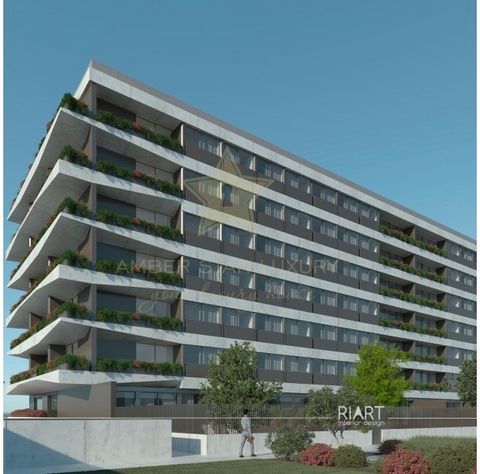A 92m2 store in a new development, located just a 7-minute walk from the Marginal and Matosinhos Beach, in a prime residential location in Matosinhos-Sul, comprising 64 apartments of types T2, T3 and T4. Presenting modern and appealing lines, NAUTILU...