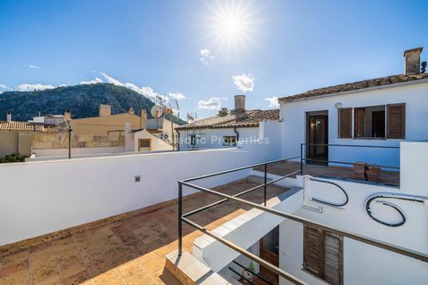 Partially renovated house with views of the Puig de Maria in Pollensa This is a fantastic opportunity to purchase your own house in the sought-after town of Pollensa; partially renovated in 2023, the house has been transformed into a contemporary sty...