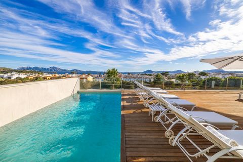 Stunning family villa with indoor and outdoor pools plus sea views in Puerto Pollensa This attractive luxury villa, for sale in Pollensa, holds a convenient location close to all amenities, has two swimming pools, indoor and outdoor, direct access to...