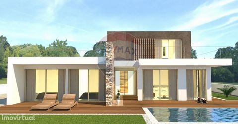 Serenity Villas - 4 Villas by the Sea Development with 4 detached villas , all with individual pools, next to the Atlantic Ocean and the magnificent beaches; Foz do Arelho, São Martinho do Porto and Salir do Porto. The villa consists of: Floor 0: ent...
