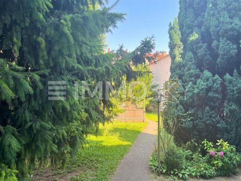 For sale is an apartment building with 8 rented residential units between 35m² and 90m² in the main house and 2 garages with garden in the outbuilding. Special highlights of this property are an attic apartment with a terrace overlooking the inner co...