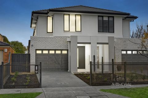 The cutting edge on townhouse quality, this premium new four bedroom two bathroom street front sensation enters a new generation of townhouse construction. Using a Hebel PowerFloor between levels to provide superior sound and thermal insulation, this...