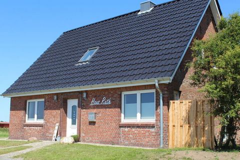 Mooi, gezellig, onlangs gerenoveerd vakantiehuis direct aan de Noordzee met tuin.