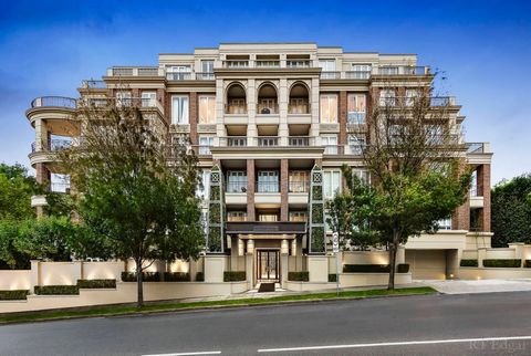 Interessenbekundungen Number One Wallace Avenue ist das Wahrzeichen des luxuriösen Wohnens mit preisgekrönter Architektur und einem Garteneingang von Paul Bangay. An der Schwelle des Dorfes Toorak mit einem Manager vor Ort befindet sich diese ruhige,...