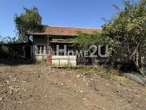 VILLENZONE DES DORFES ZHELEZNITSA; ES GIBT EINE GANZE REIHE NEUER HÄUSER RUND UM DAS GRUNDSTÜCK; RIESIGER HOF 1537 M² FLACH; URBANISIERTES GEBIET; IN DER NÄHE VON ZU HAUSE; GANZJÄHRIGER ZUGANG; Ein großes Grundstück mit der Möglichkeit, ein oder zwei...