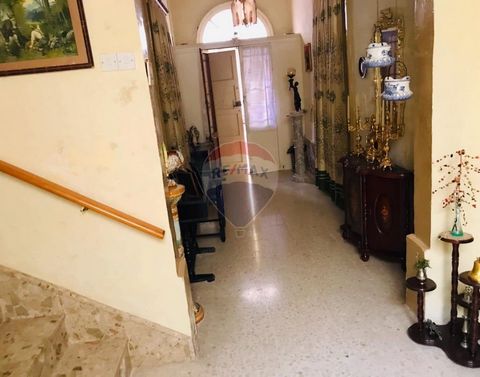 Situated in one of the best areas of Naxxar. Three bedroom beautiful TownHouse including a back yard. The main bedroom has a Maltese balcony and the property comes with full ownership of roof with a possibility to extend. Property is rich in characte...