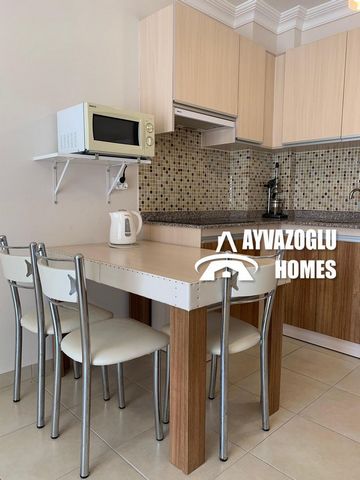 Un apartamento planificado 1+1 con una superficie de 50 m2 está en venta en Mahmutlar. En el plano del apartamento hay una sala de estar combinada con una cocina, 1 dormitorio, 1 baño, 1 balcón. El apartamento ha sido renovado a un alto nivel utiliza...