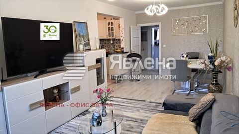 Yavlena Varna a le plaisir de vous présenter cet appartement de deux chambres entièrement meublé et équipé avec un panorama magnifique, situé dans le quartier d’Asparuhovo. Cette propriété prestigieuse est située au 5ème étage et offre une vue impren...