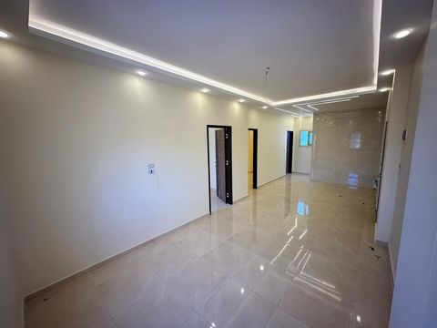 Modern wonen in het witte gebouw Alahyaa - Hurghada Ontdek uw nieuwe huis in het hart van Al Ahyaa, Hurghada! Dit gloednieuwe appartement van 95 m² biedt de perfecte mix van comfort en stijl, met: 2 ruime slaapkamers Een grote badkamer Een moderne ke...