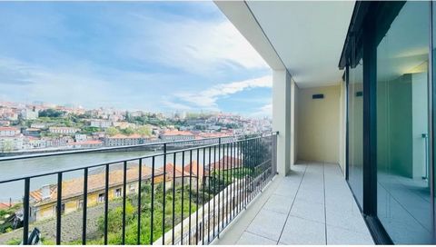 Apartamento T1 novo com 101,6 m2, varanda com 11,2 m2, lugar de garagem e arrumo. Empreendimento nos socalcos da Quinta de São Marcos, situada na margem sul do Rio Douro. As ruínas encontradas contam histórias de vários povos e do Castelo de Gaia. Ag...