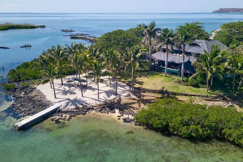 La Maison GADAIT offre la rara opportunità di possedere questa villa eccezionale, situata in una delle località più ambite dell'isola. Questa residenza unica nel suo genere offre una vista mozzafiato a 360 gradi sull'oceano, ridefinendo così la vita ...