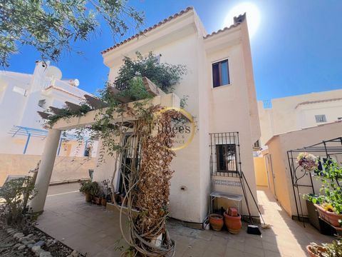 Located in Puerto de Mazarrón. This charming 3-bedroom, 2-bathroom detached villa is located in the highly desirable El Alcolar area, just a short walk from the brand-new promenade and stunning beach of Puerto de Mazarrón. Property Features: Spacious...