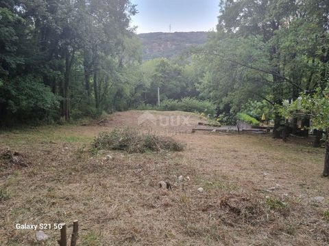 Location: Primorsko-goranska županija, Kraljevica, Bakarac. BAKARAC - building plot with conceptual design. We mediate in the sale of land of 1569 m2, of which 850 m2 is for construction, and 719 m2 is agricultural. The land is slightly sloped, clean...