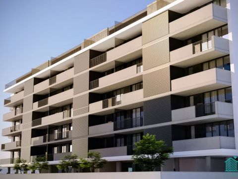 Destacamos este maravilhoso T3 situado ao nível do 2º andar, em pleno Cais de São Roque, com vistas privilegiadas para a Ria e Salinas. Este apartamento é distribuído por hall de entrada, casa de banho de serviço, sala de estar e jantar com cozinha e...