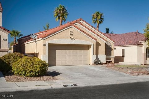 Welcome Home to this adorable, single story 3 Bedroom, 2 full Bath, home with an open floor plan in Centennial Hills. Kitchen features Black Stainless Steel Appliances, Corian Countertops w/backsplash, large Pantry & Reverse Osmosis. Kitchen/Family R...