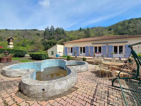 Villa T5 de plain-pied avec double garage, parcelle arborée de 1790 m² et espace piscine – Saint-Étienne-Estréchoux