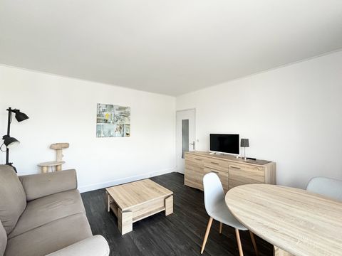 L'agence Principale de Montmorency vous propose ce charmant appartement situé à Soisy-sous-Montmorency à proximité de tous les transports et comodités. L'appartement se compose comme suite d'un séjour lumineux, une cuisine aménagée équipée, une chamb...