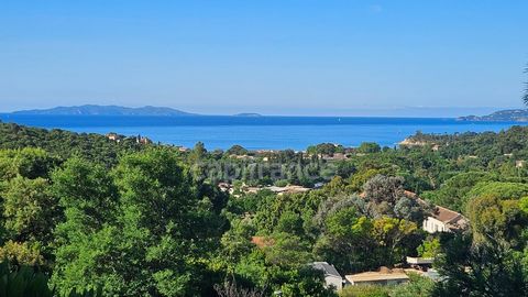 Terrain à vendre de 1 300,00 m² CAVALIERE (83) avec permis purgé