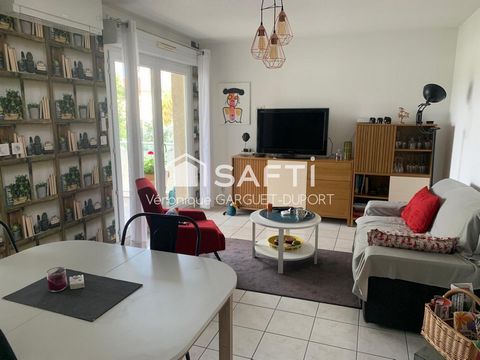 Located in a sought-after neighborhood of Narbonne, just a short distance from the city center, this two-bedroom apartment offers approximately 55 sqm of living space within a secure residence, complete with a private parking space and a cellar. The ...