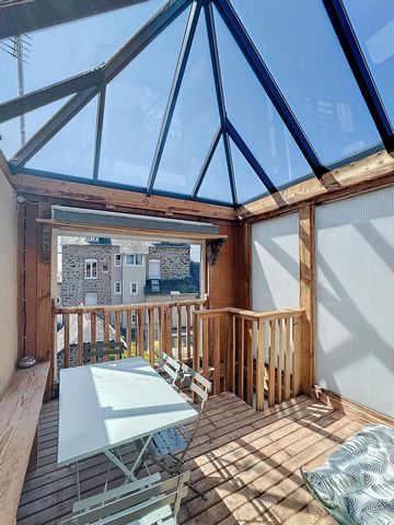 Maison atypique avec sa dépendance au coeur de Saint-Enogat