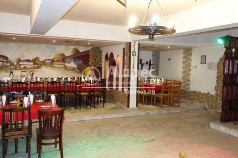 Exclusively from Address! Restaurant for sale in the center of Razgrad. On an area of 400 m2 there is an air-conditioned restaurant hall with attached booths, a large kitchen, storage, service and sanitary facilities. The capacity of the restaurant i...