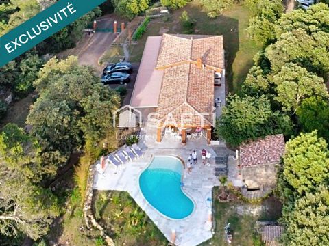Villa provençale atypique, vaste séjour, 3 chambres, piscine, double garage, dépendance.