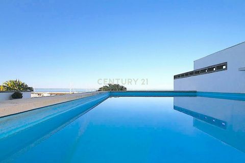 Descubra este magnífico apartamento de 240 m² en la urbanización Marina Terrasse, ubicada en el Parque das Nações y con impresionantes vistas al río Tajo, que combina lujo y confort para quienes valoran la calidad de vida. Con 2 dormitorios y 2 baños...