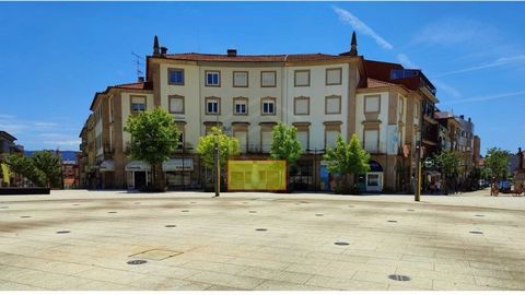 Excelente oportunidade de negócio em São João da Madeira! Está à procura de uma loja bem localizada para abrir o seu comércio ou serviço em São João da Madeira? Temos a solução para si! Com uma localização privilegiada e um constante fluxo de pessoas...