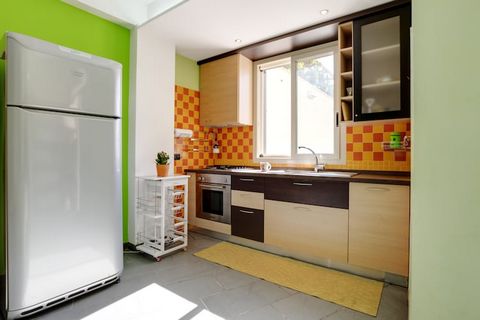 A tropical apartment in Reitani, which can host 6 people in 3 bedrooms. With a barbecue installed here, you can enjoy your smoky grilled meals. Go for late-night strolls at the beach and admire the starry sky. Supermarkets and Restaurants can be easi...