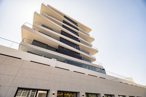 D. João III Prestige Residence is the most exclusive and prestigious real estate development in Leiria, located in the heart of the city and setting a new standard of luxury and innovation in the area. With a contemporary architecture and great visua...