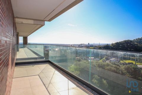 Apartamentos Exclusivos com Vista Rio – Urbanização Malvarosa, Alverca A escassos minutos de Lisboa, descubra um estilo de vida moderno, confortável e sofisticado. Estes apartamentos de alto padrão, inseridos na prestigiada Urbanização Malvarosa, ofe...