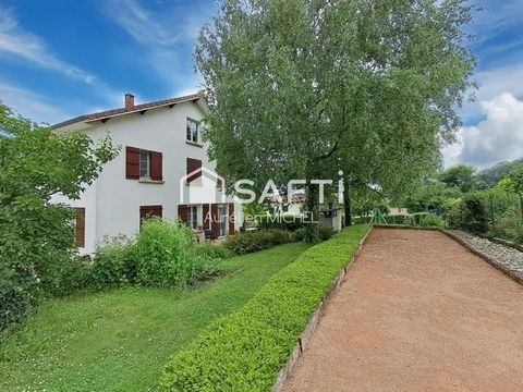 GRANDE MAISON FAMILIALE AVEC POTENTIEL DE DEVELOPPEMENT