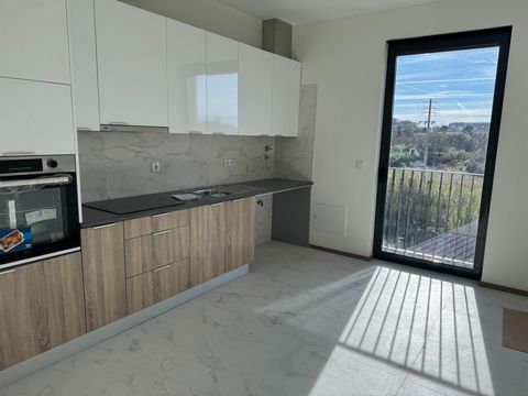 Excelente Apartamento T1, com um design open space que proporciona conforto e praticidade, ideal para quem valoriza ambientes modernos e bem iluminados.~Composto por cozinha e sala em open space, criando um ambiente acolhedor, perfeito para o dia a d...